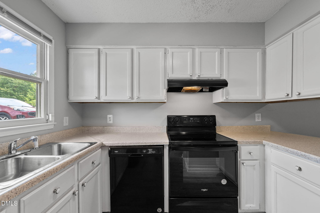 4425 Roller Court - Photo 2