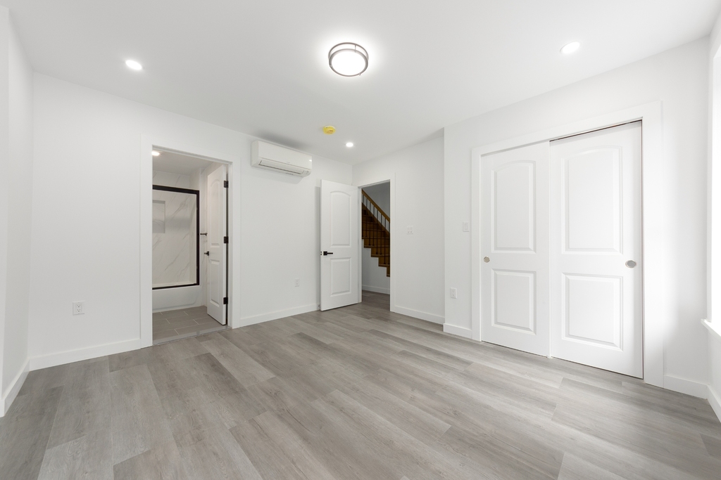 533 Madison Street - Photo 8