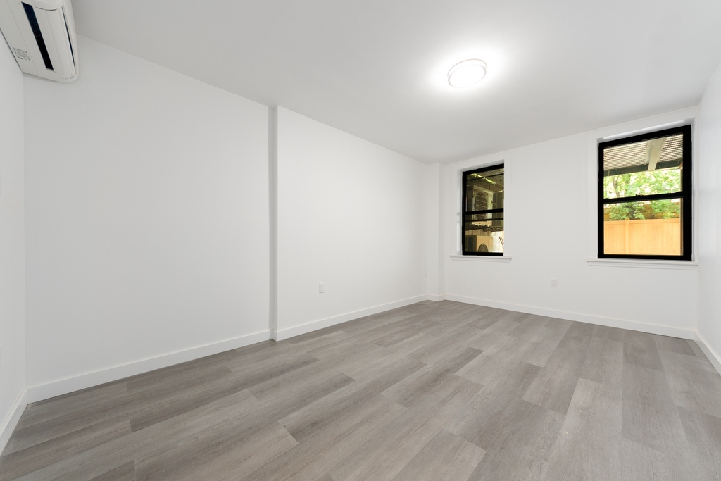 533 Madison Street - Photo 10