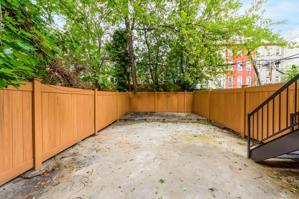 533 Madison Street - Photo 6