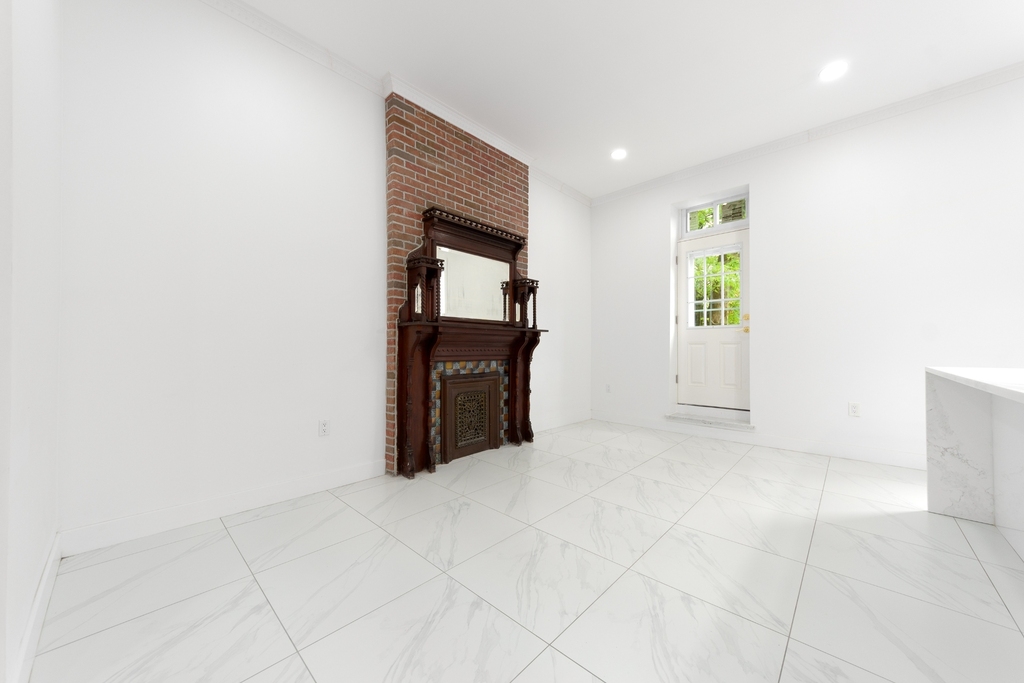 533 Madison Street - Photo 4