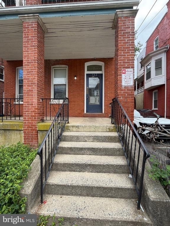 342 E New Street - Photo 2