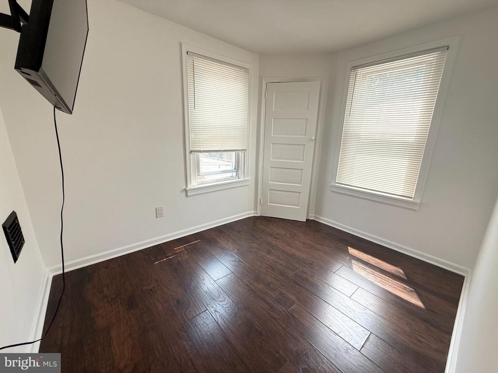 242 Pusey Avenue - Photo 8