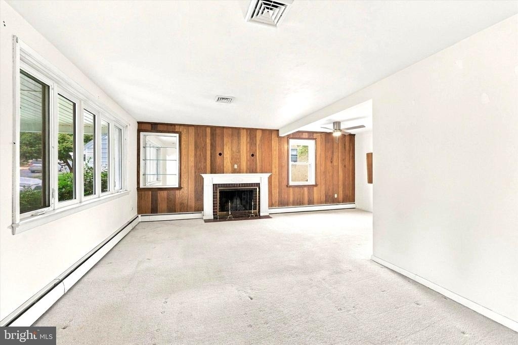 21 Davis Avenue - Photo 1