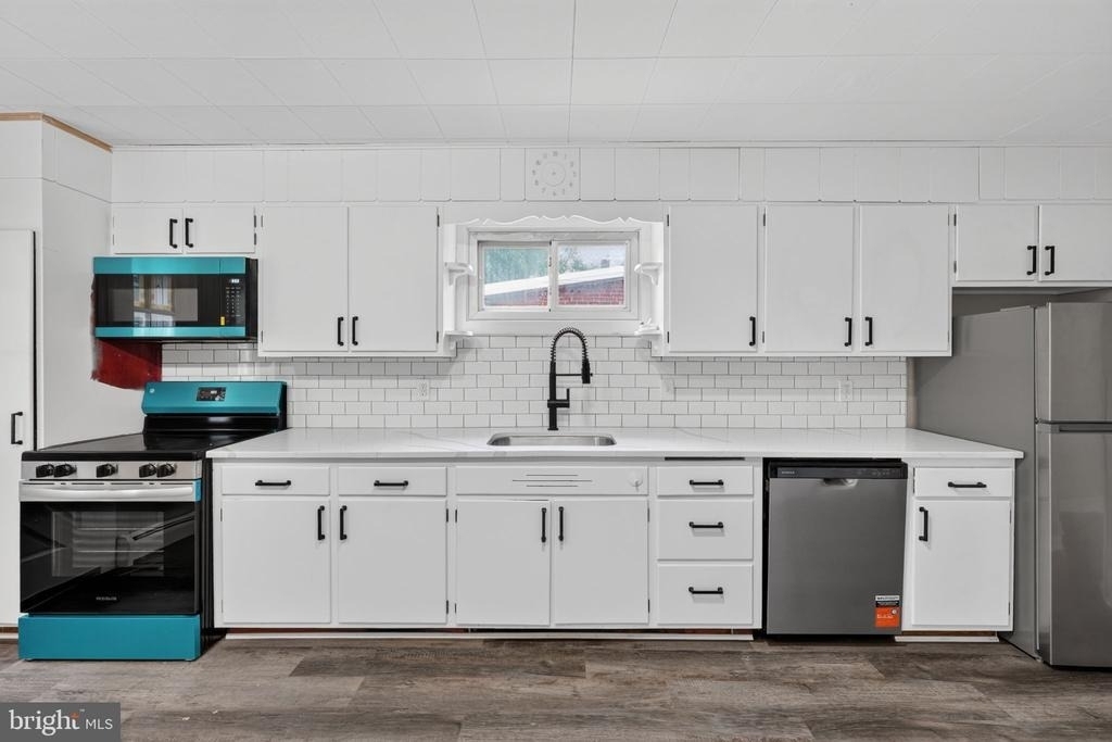 206 Charles Street - Photo 13