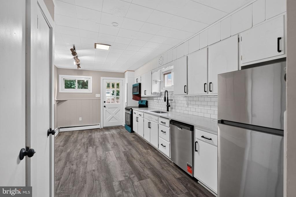 206 Charles Street - Photo 10