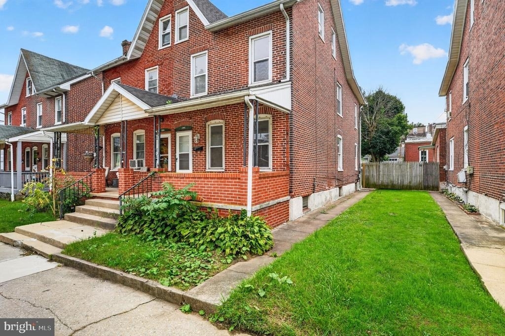 206 Charles Street - Photo 43