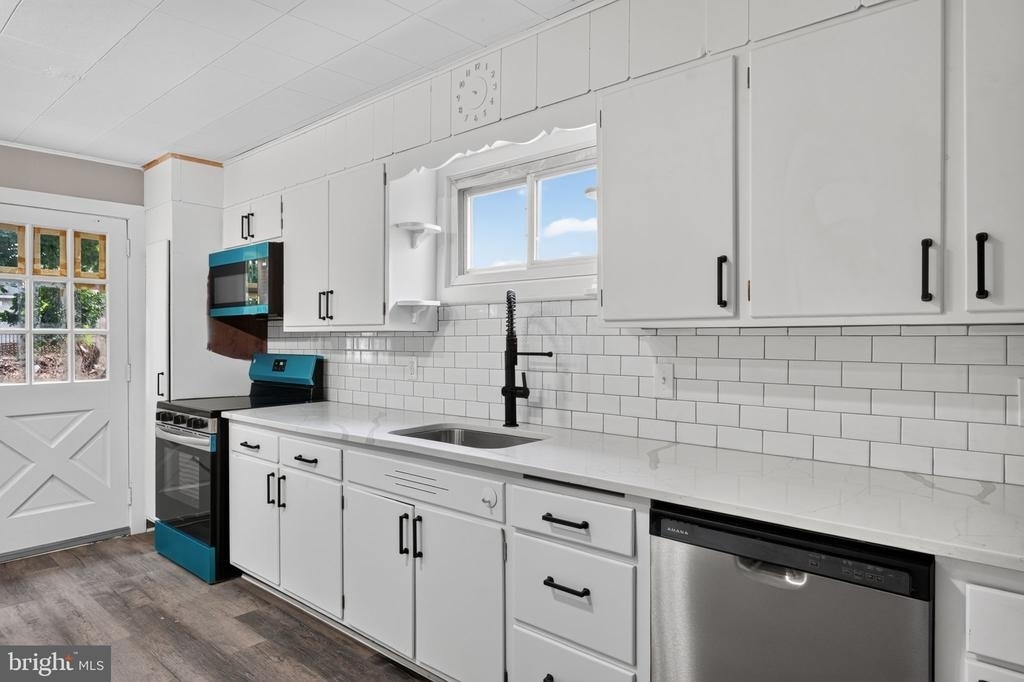206 Charles Street - Photo 12