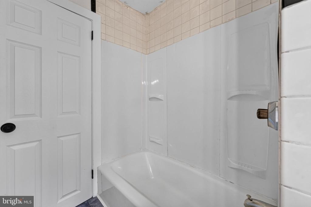 206 Charles Street - Photo 32