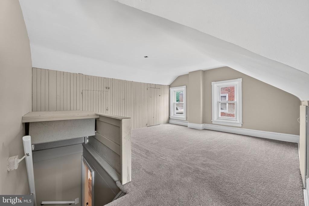 206 Charles Street - Photo 33