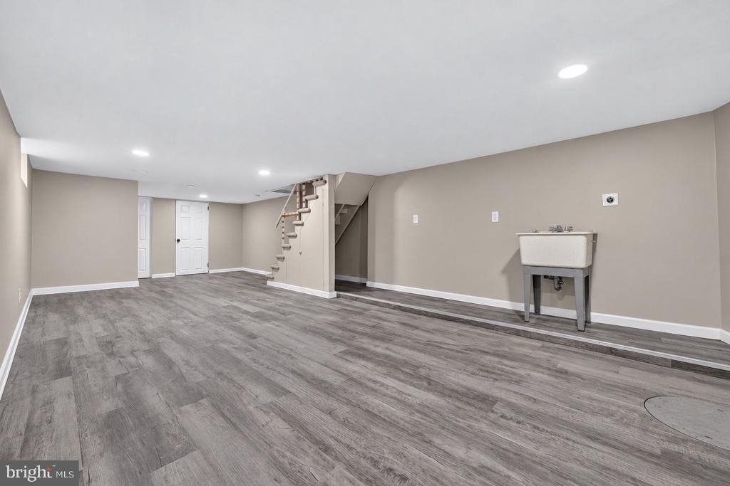 206 Charles Street - Photo 38