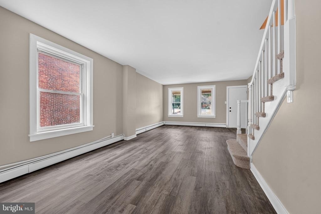 206 Charles Street - Photo 6