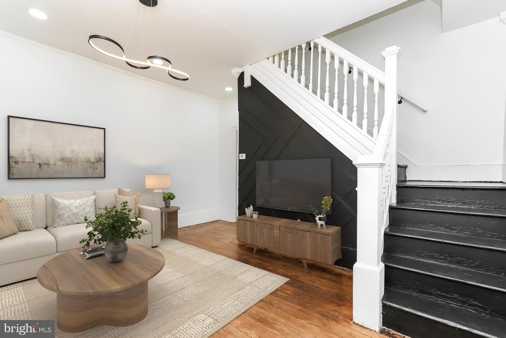 226 Greenwich Avenue - Photo 3