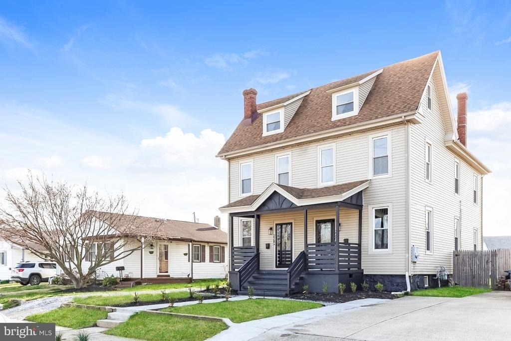 226 Greenwich Avenue - Photo 1