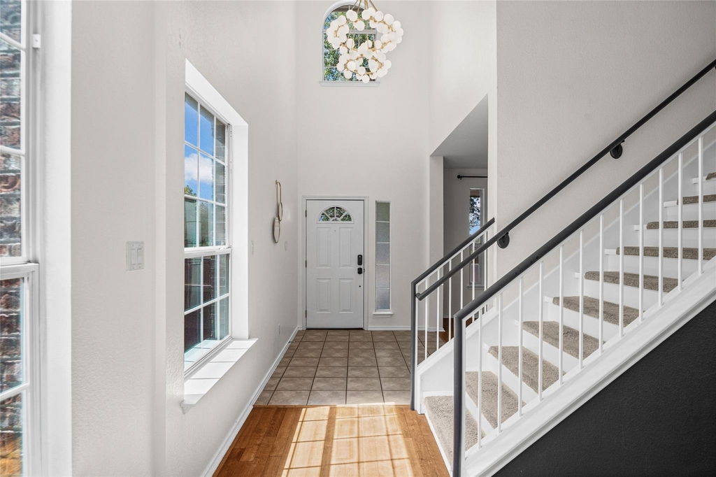 10605 Lindshire Ln - Photo 4