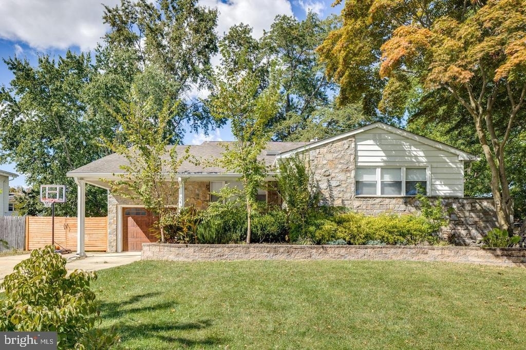 421 Fireside Lane - Photo 0