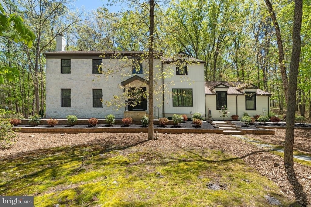 1 Dickson Drive - Photo 2