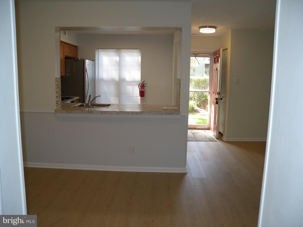 1907 Sutton Place - Photo 5