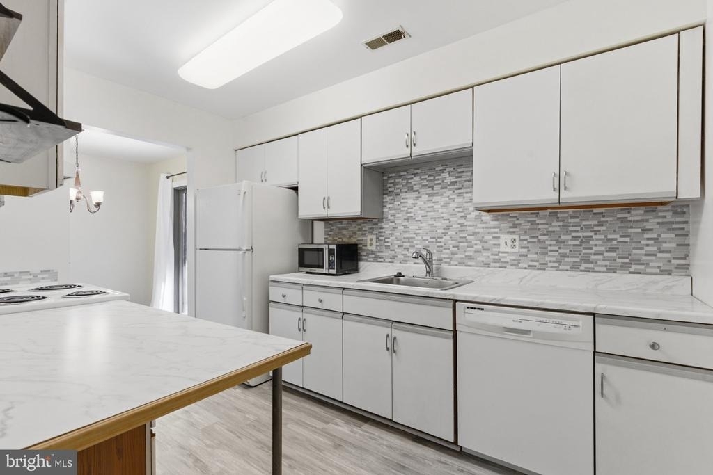 305 Cypress Point Circle - Photo 8