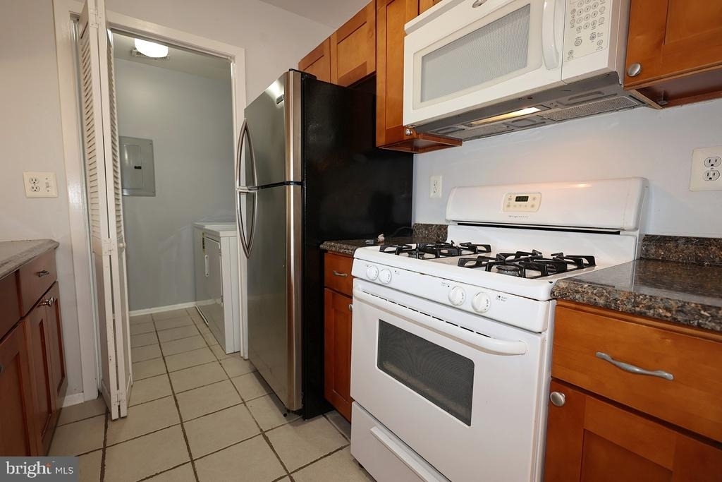806 Harrier Row - Photo 12