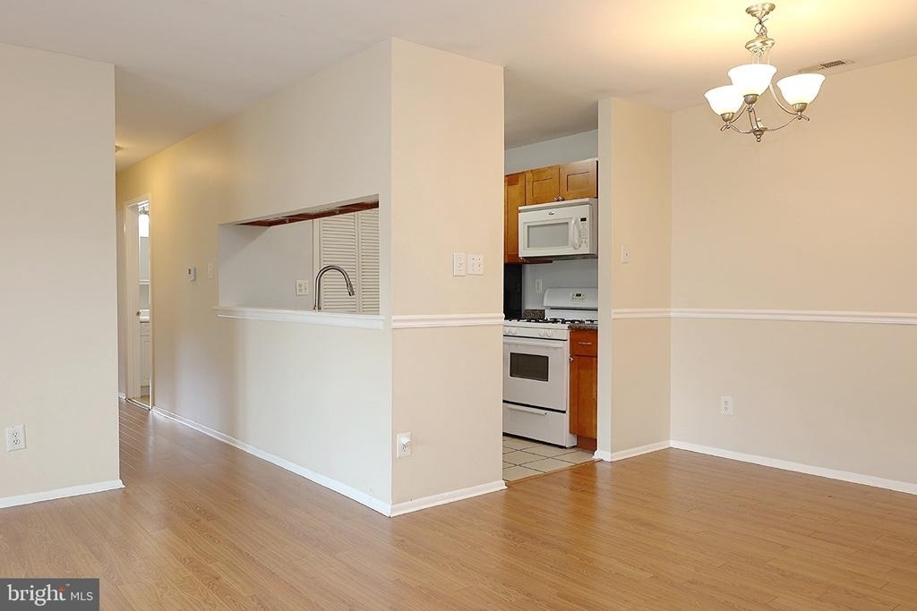 806 Harrier Row - Photo 9