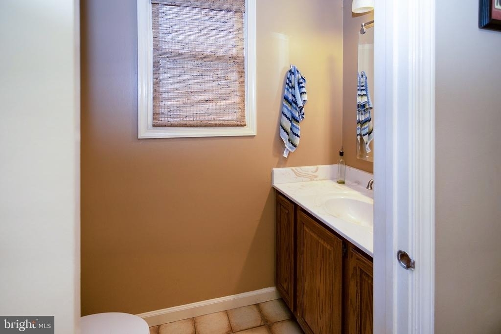 400 Williamsburg Court - Photo 15