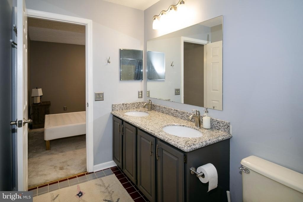 400 Williamsburg Court - Photo 28