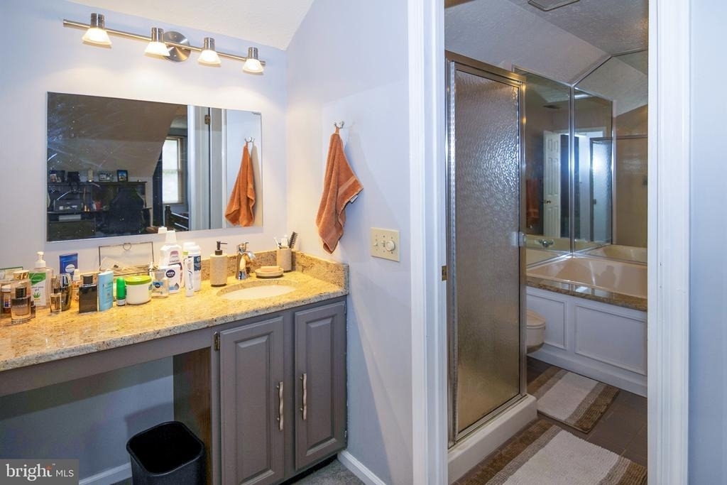 400 Williamsburg Court - Photo 33
