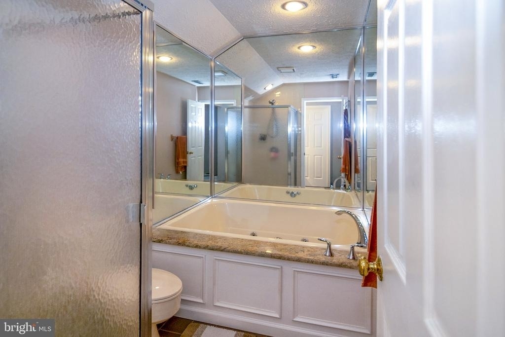 400 Williamsburg Court - Photo 19