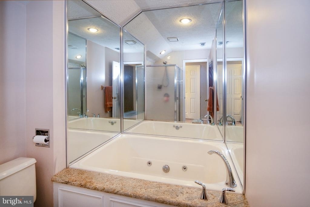 400 Williamsburg Court - Photo 20
