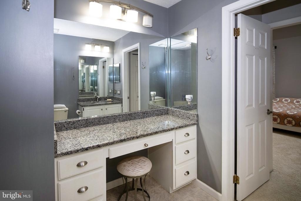 400 Williamsburg Court - Photo 21