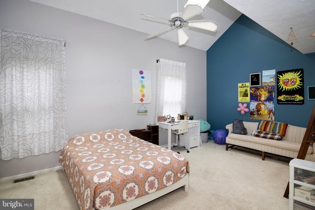 400 Williamsburg Court - Photo 16
