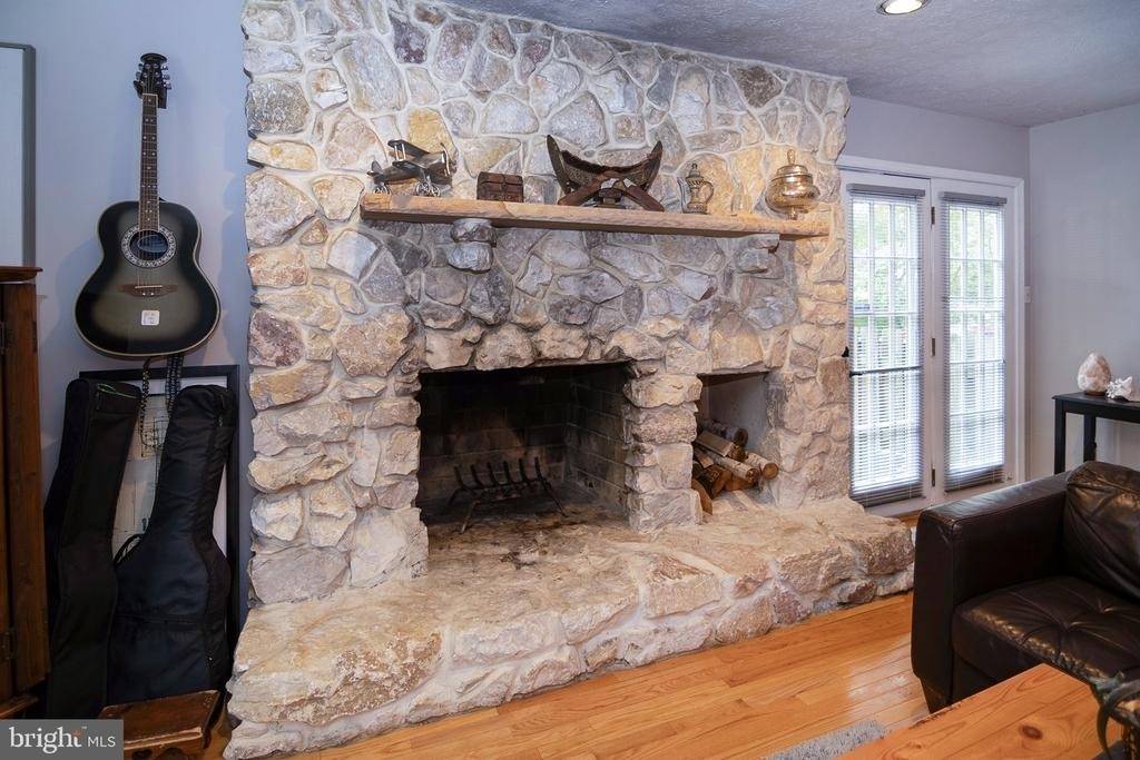 400 Williamsburg Court - Photo 14