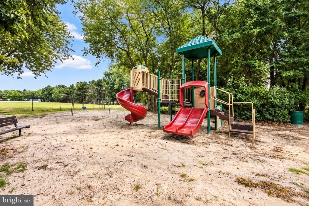 400 Williamsburg Court - Photo 54
