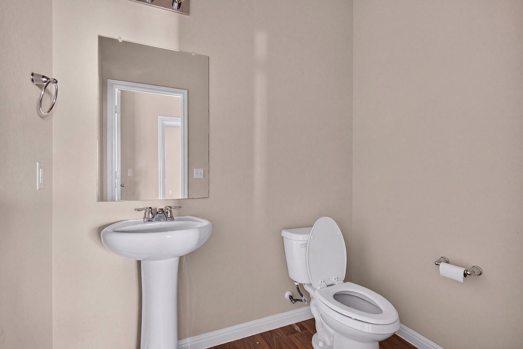 213 Yoakum St - Photo 16