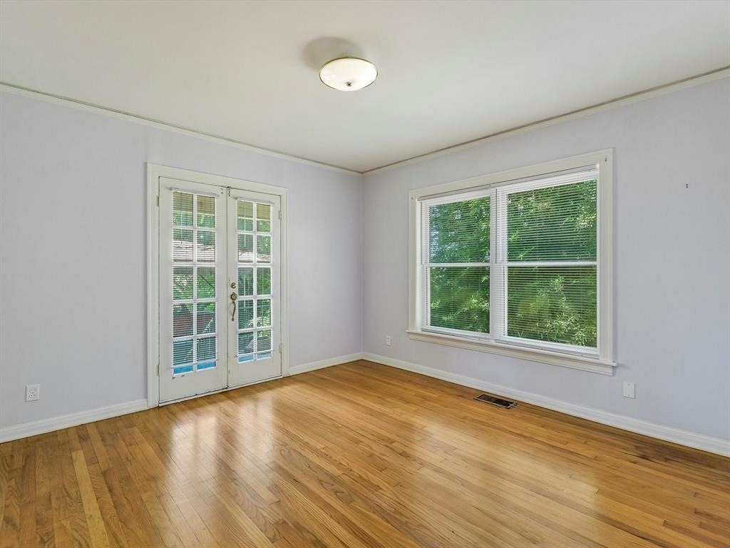2323 Hartford Rd - Photo 4