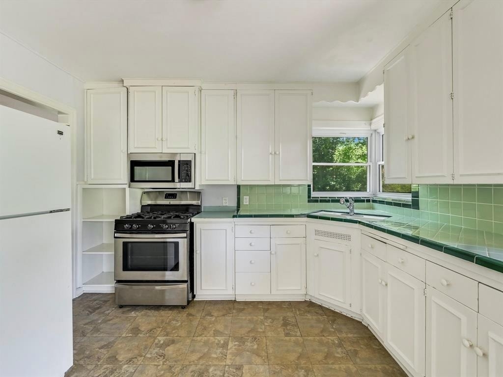 2323 Hartford Rd - Photo 6