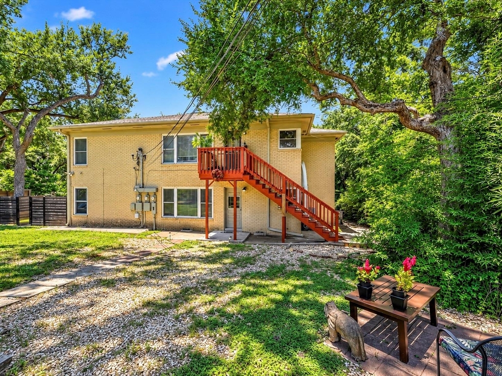 2323 Hartford Rd - Photo 1