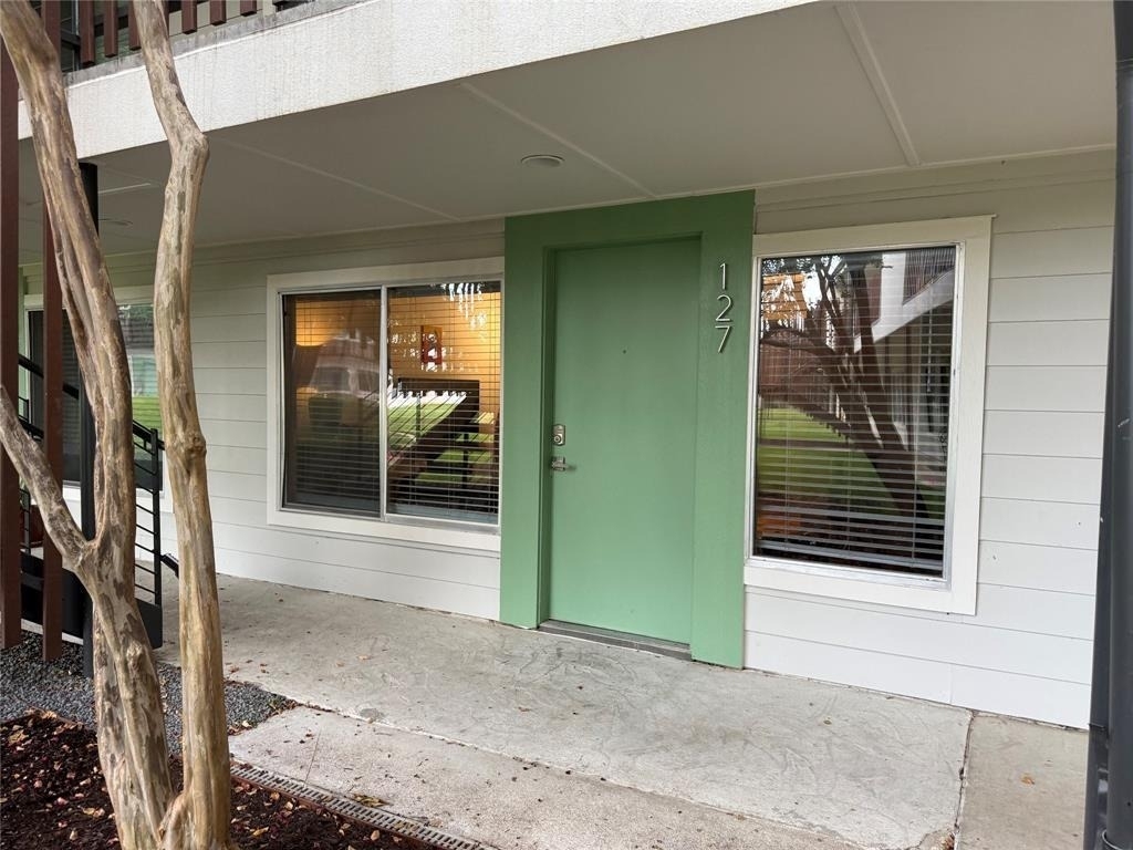 2200 Dickson Dr - Photo 7
