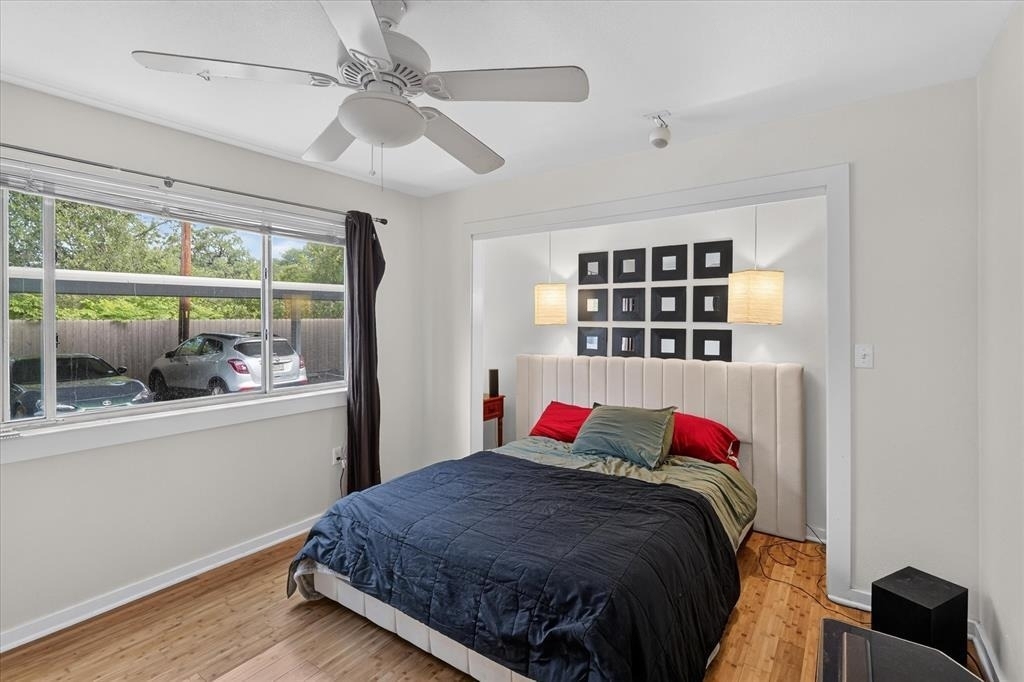 2200 Dickson Dr - Photo 20