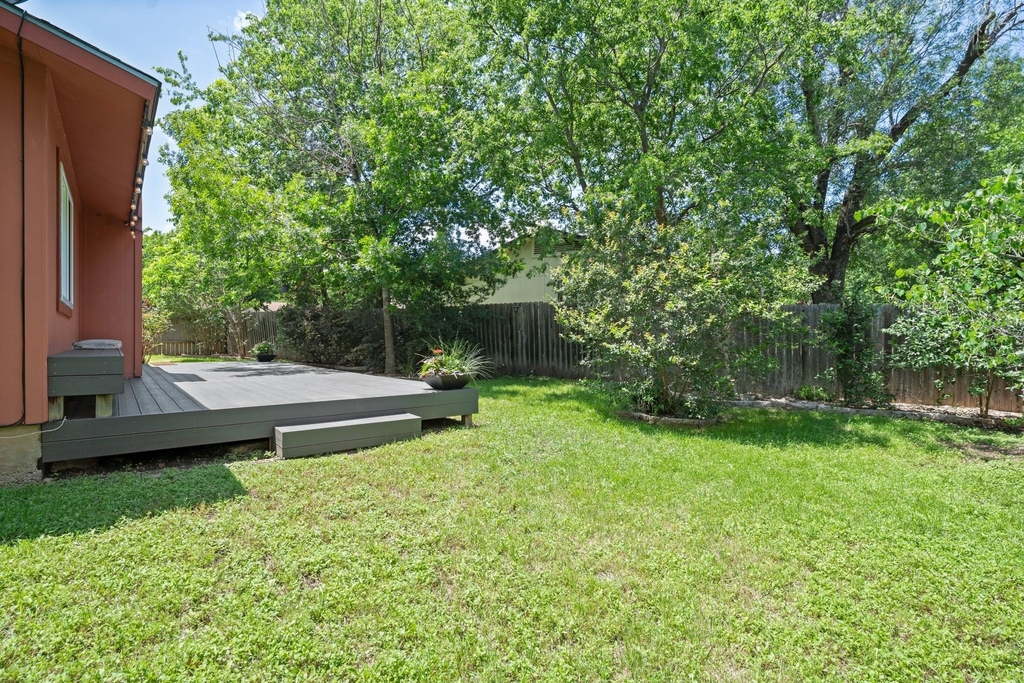 8914 Sparkling Creek Dr - Photo 25