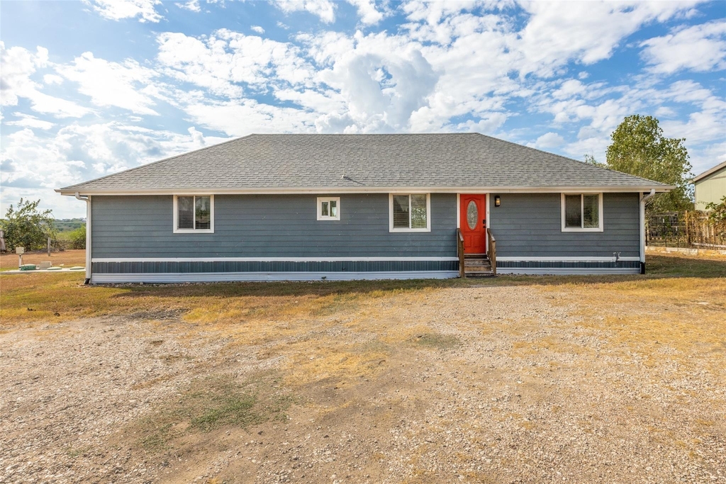 196 Tobias St - Photo 0
