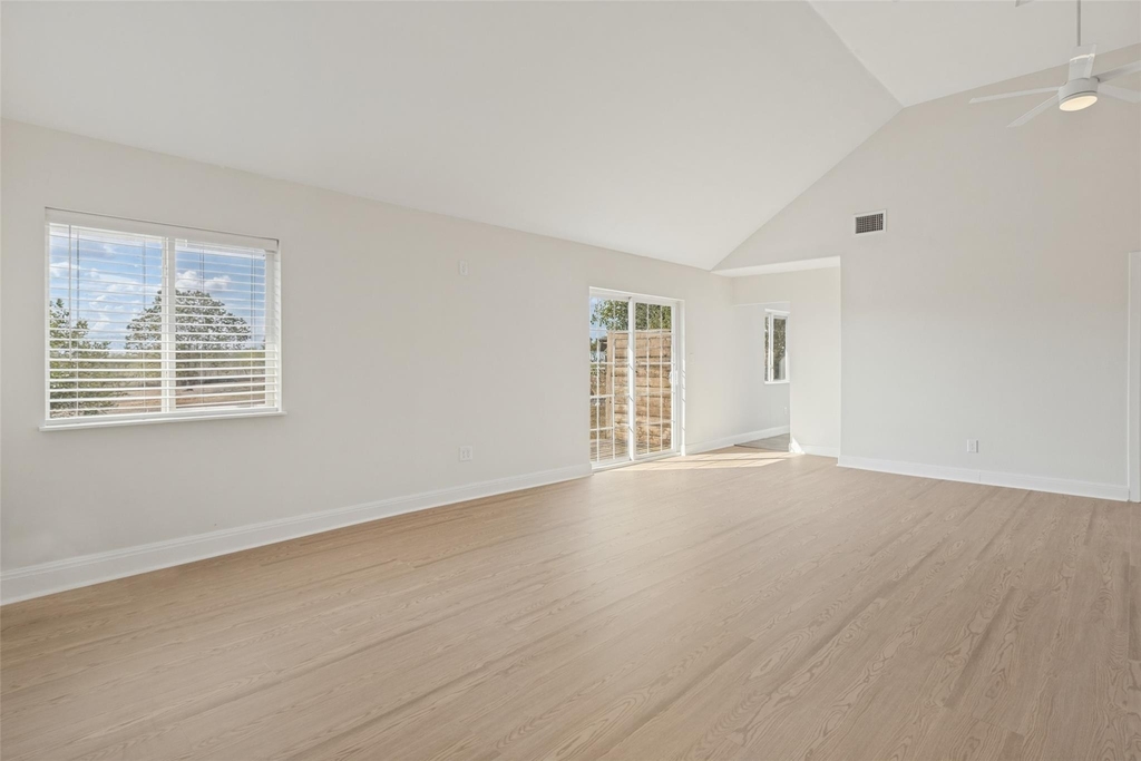 196 Tobias St - Photo 6