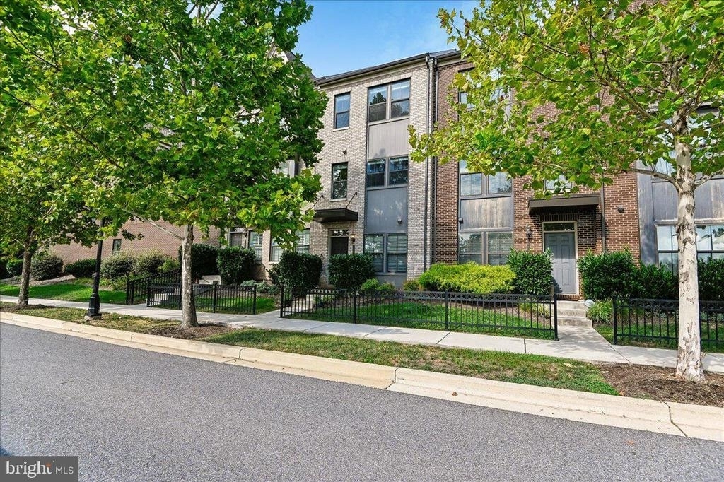 6402 47th Street - Photo 0