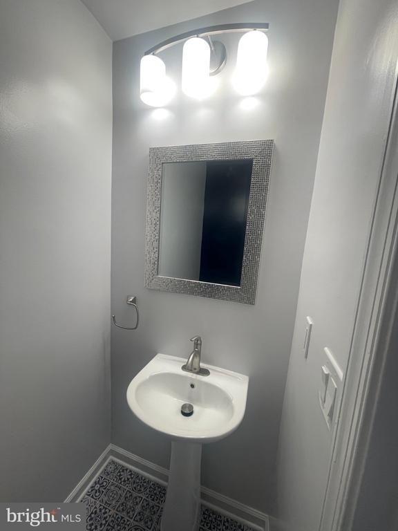 5235 Hil Mar Drive - Photo 4