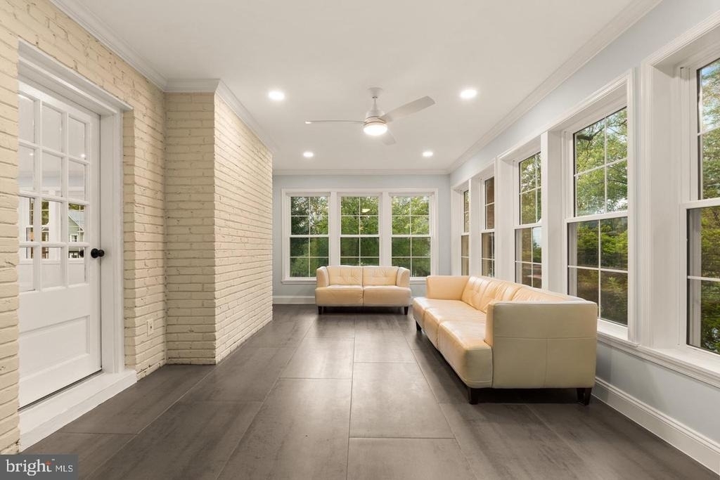9414 Wadsworth Drive - Photo 10