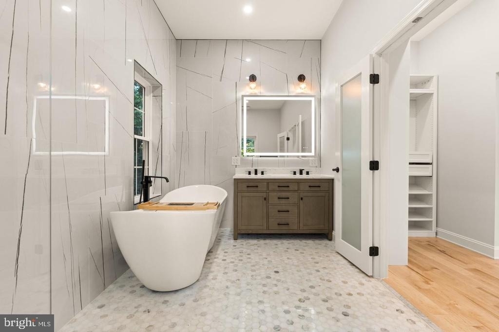 9414 Wadsworth Drive - Photo 4