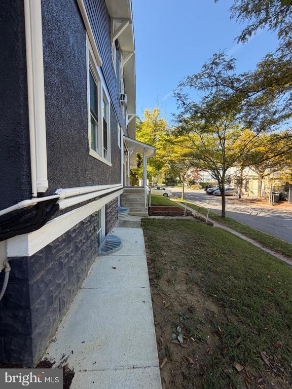 7908 Flower Avenue - Photo 8