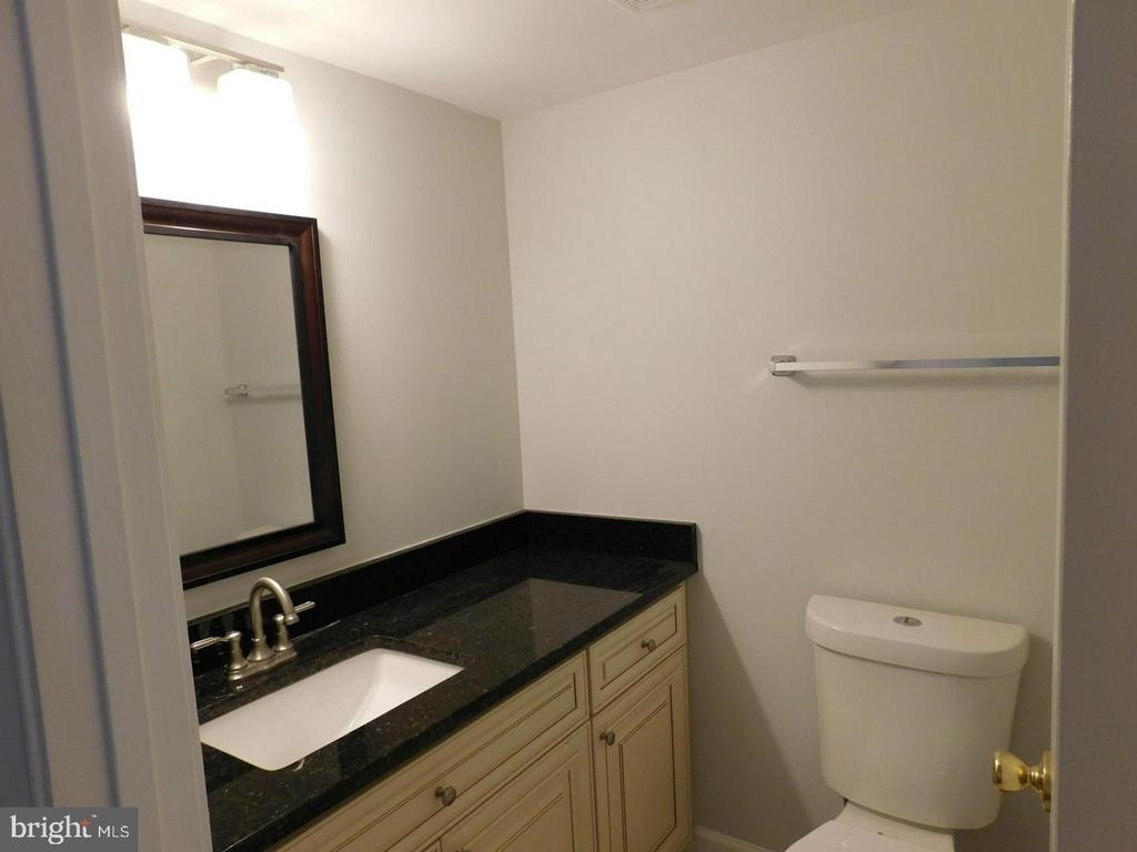 1725 Glastonberry Road - Photo 8