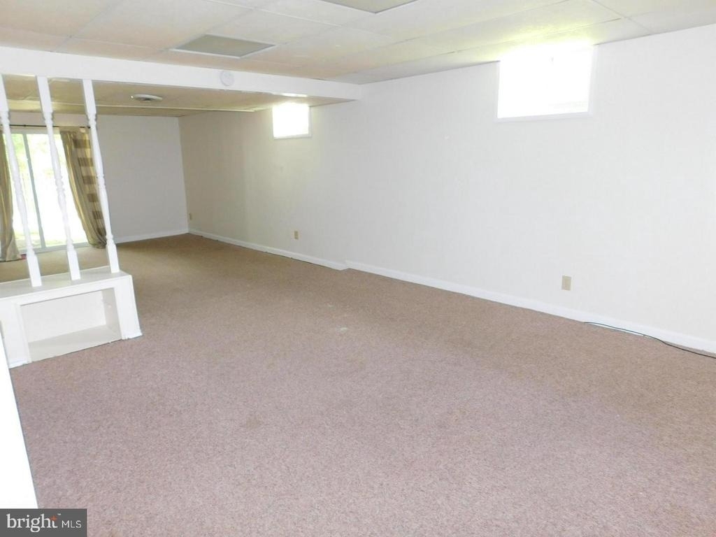 1725 Glastonberry Road - Photo 25